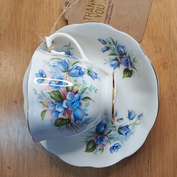 royal Albert Other - Royal Albert tea cup set